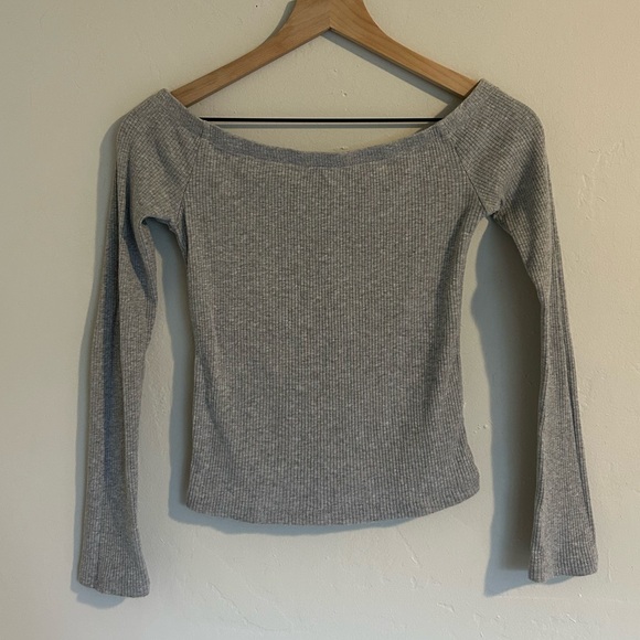 Off-Shoulder Top - Picture 2 of 3